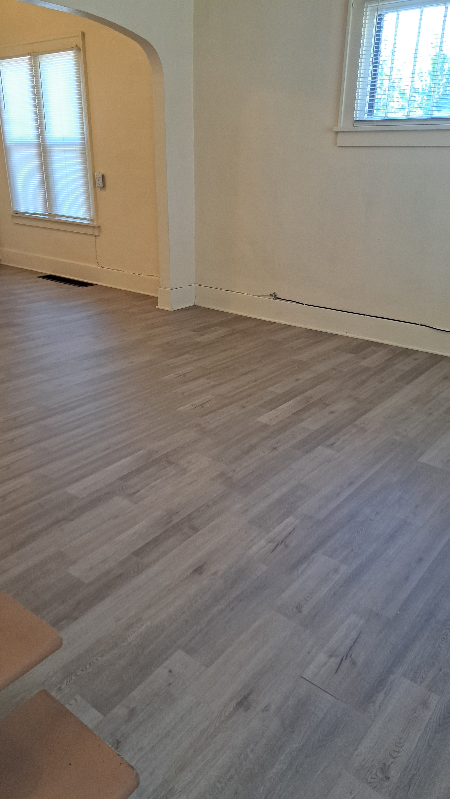 221 E Callender St - Photo 3 of 50