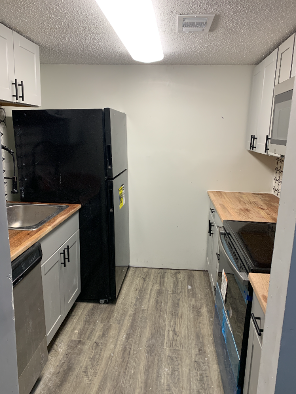 100 Lewis Dr #3D - Photo 4 of 9