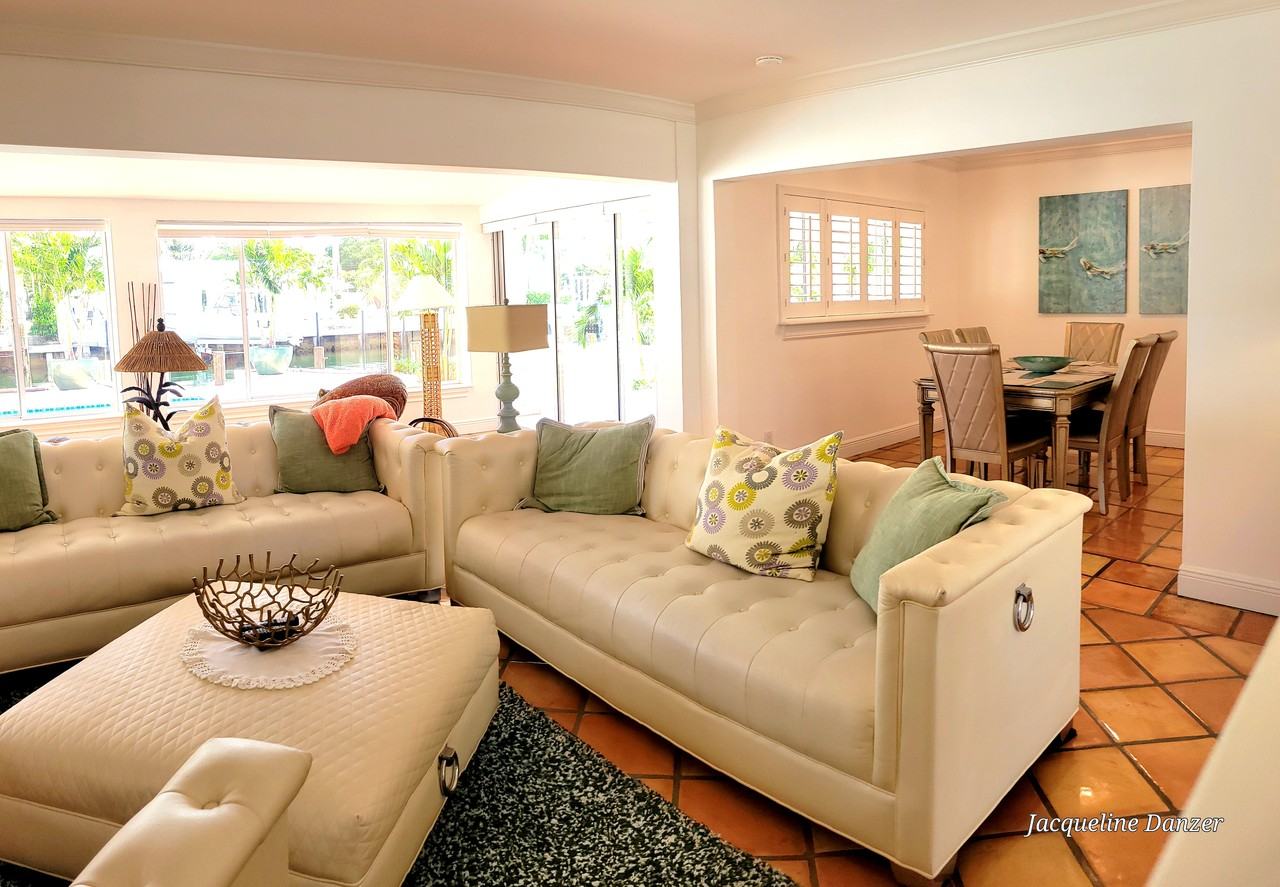 2781 Northeast 23rd Court - Photo 6 of 25