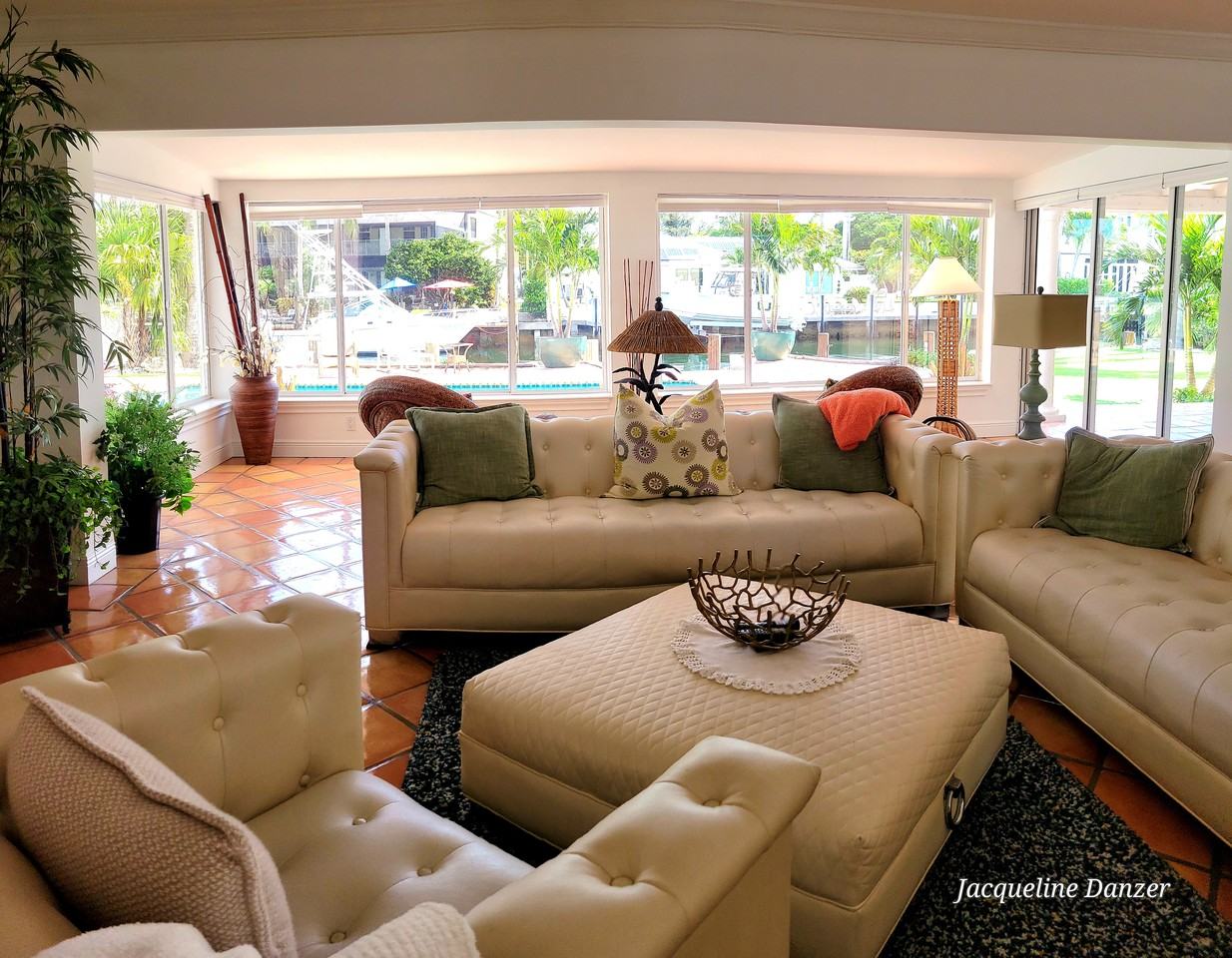 2781 Northeast 23rd Court - Photo 5 of 25