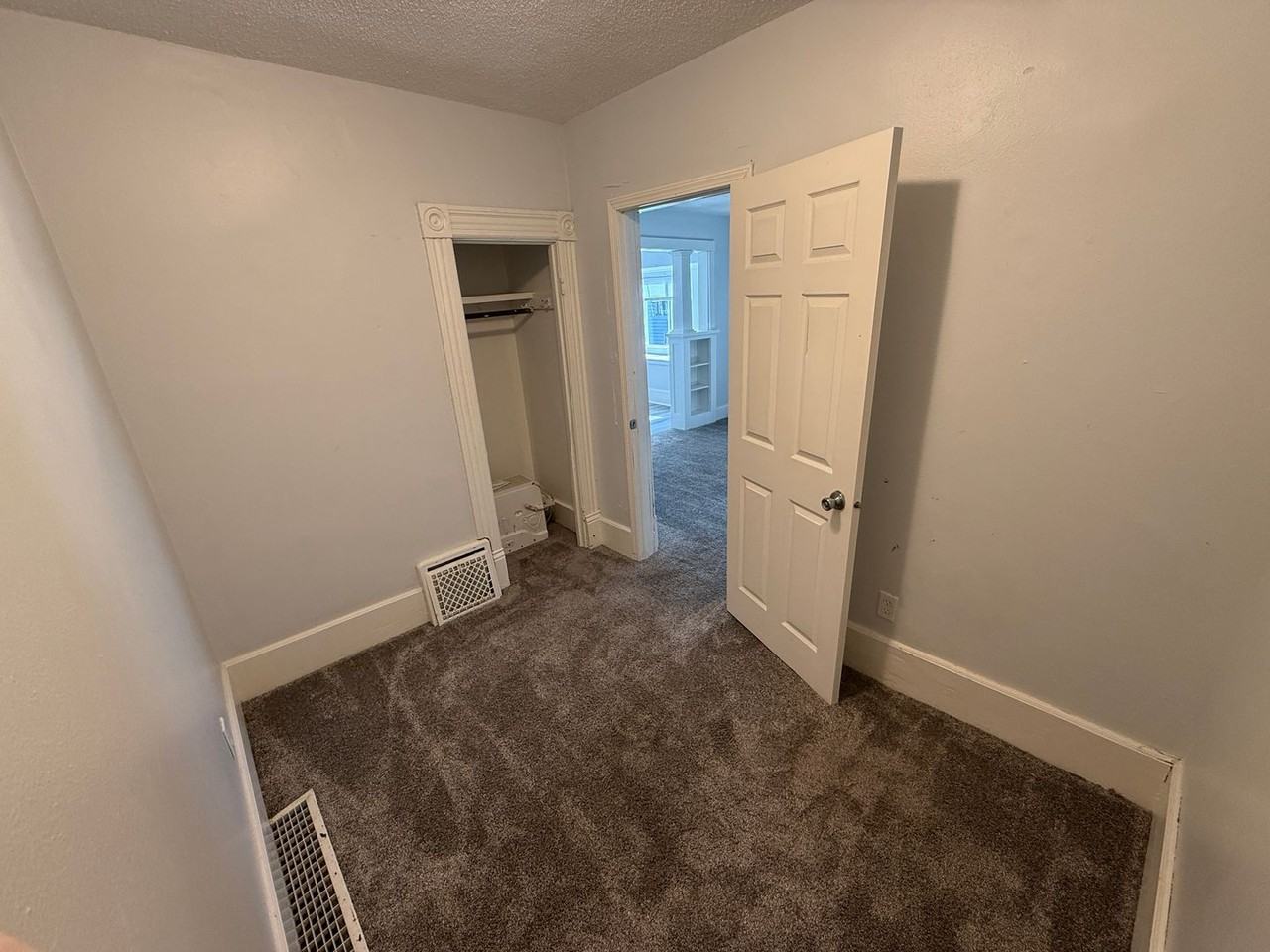 923 6th St S - Photo 5 of 13