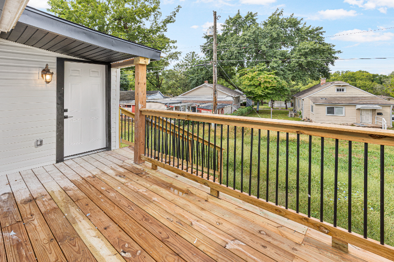 800 S Huttig Ave - Photo 2 of 19