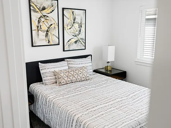 805 F Street #B - Photo 4 of 7