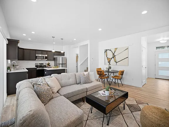 805 F Street #B - Photo 5 of 7