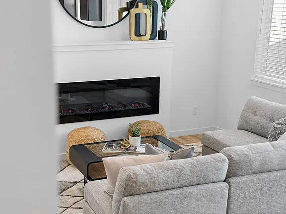 812 F Street #A - Photo 3 of 5