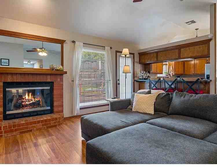 709 Golden Eagle Dr - Photo 4 of 11