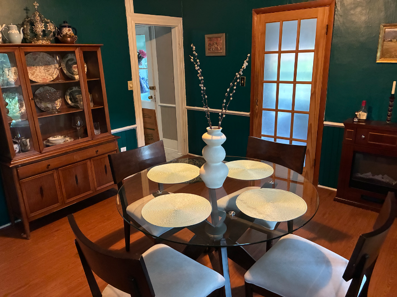 935 Cliff St - Photo 3 of 12
