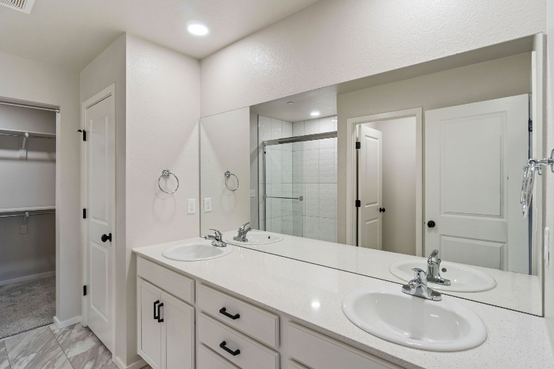 2720 Barnstormer St #6 - Photo 2 of 20