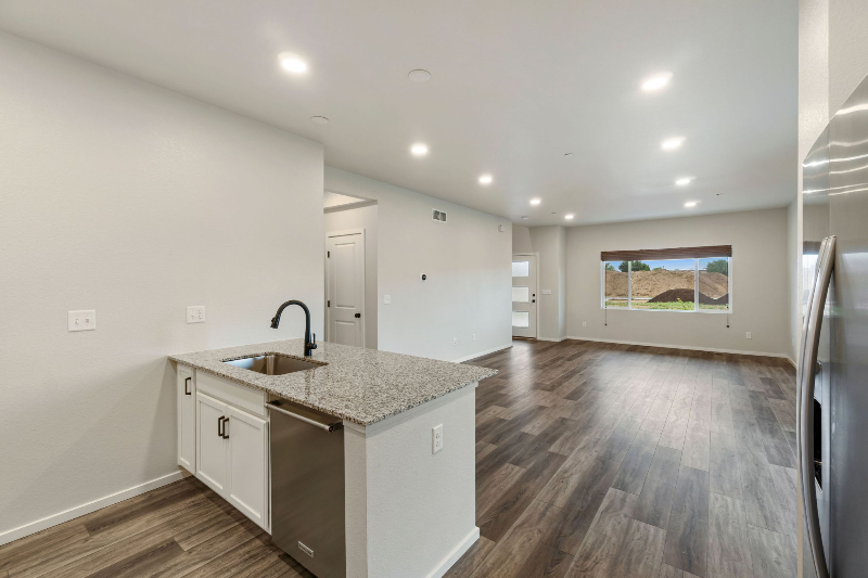 2720 Barnstormer St #6 - Photo 3 of 20