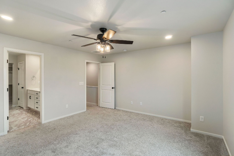 2720 Barnstormer St #6 - Photo 5 of 20