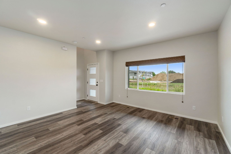 2720 Barnstormer St #6 - Photo 7 of 20