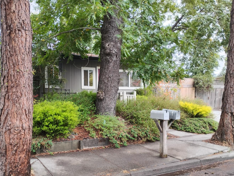 830 Ware Ave - Photo 2 of 13