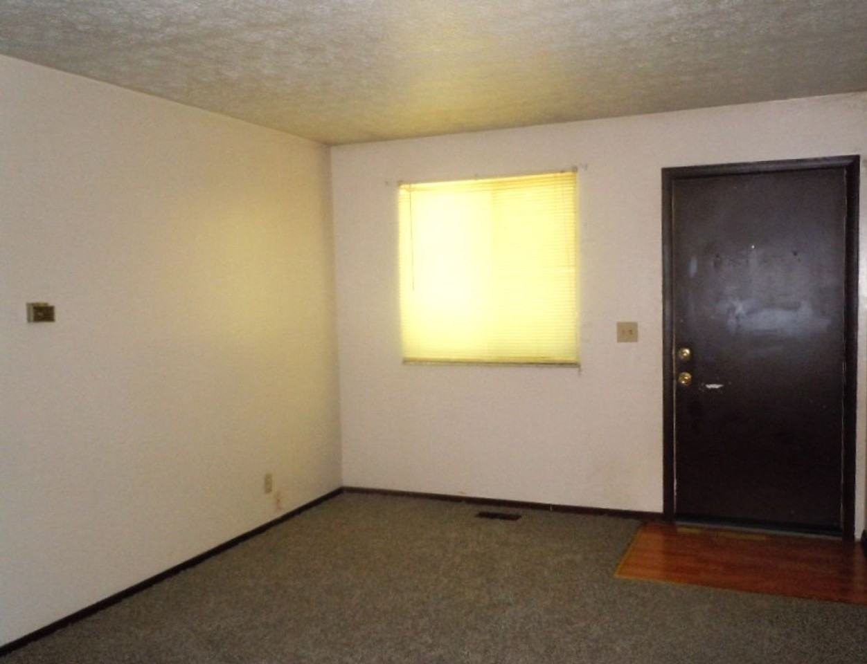 840 Patty Drive #D - Photo 3 of 8