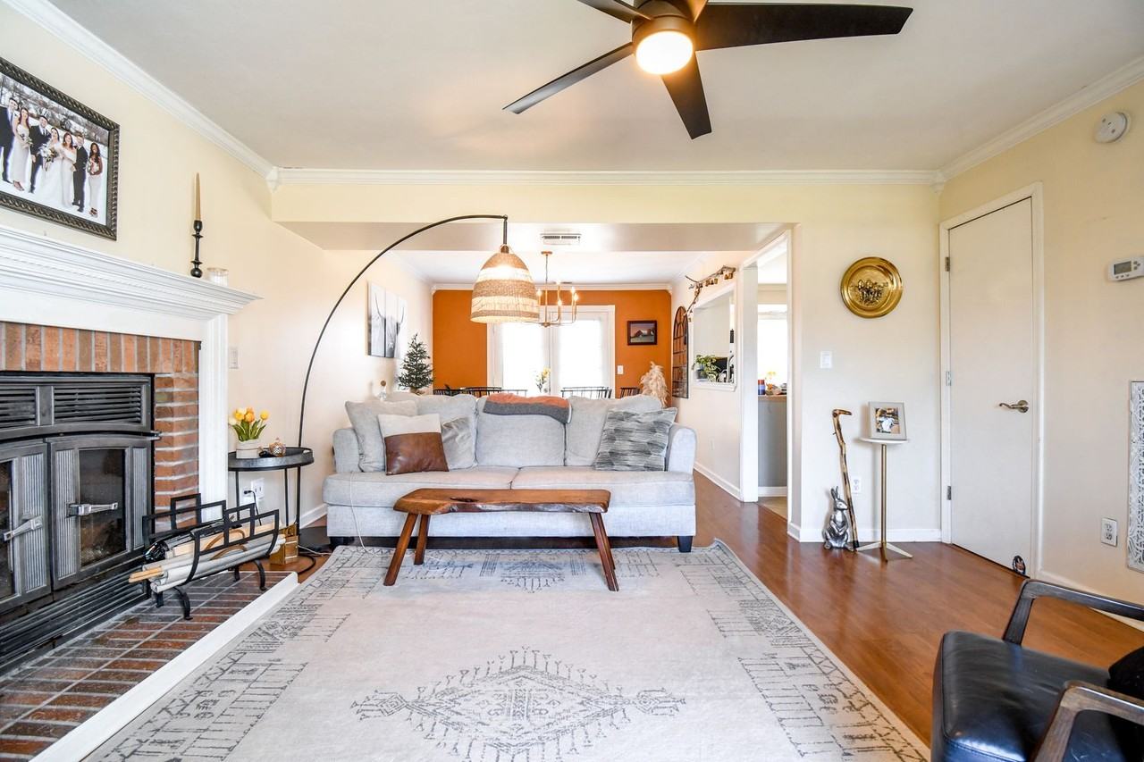 3953 Dupree Ln - Photo 3 of 21