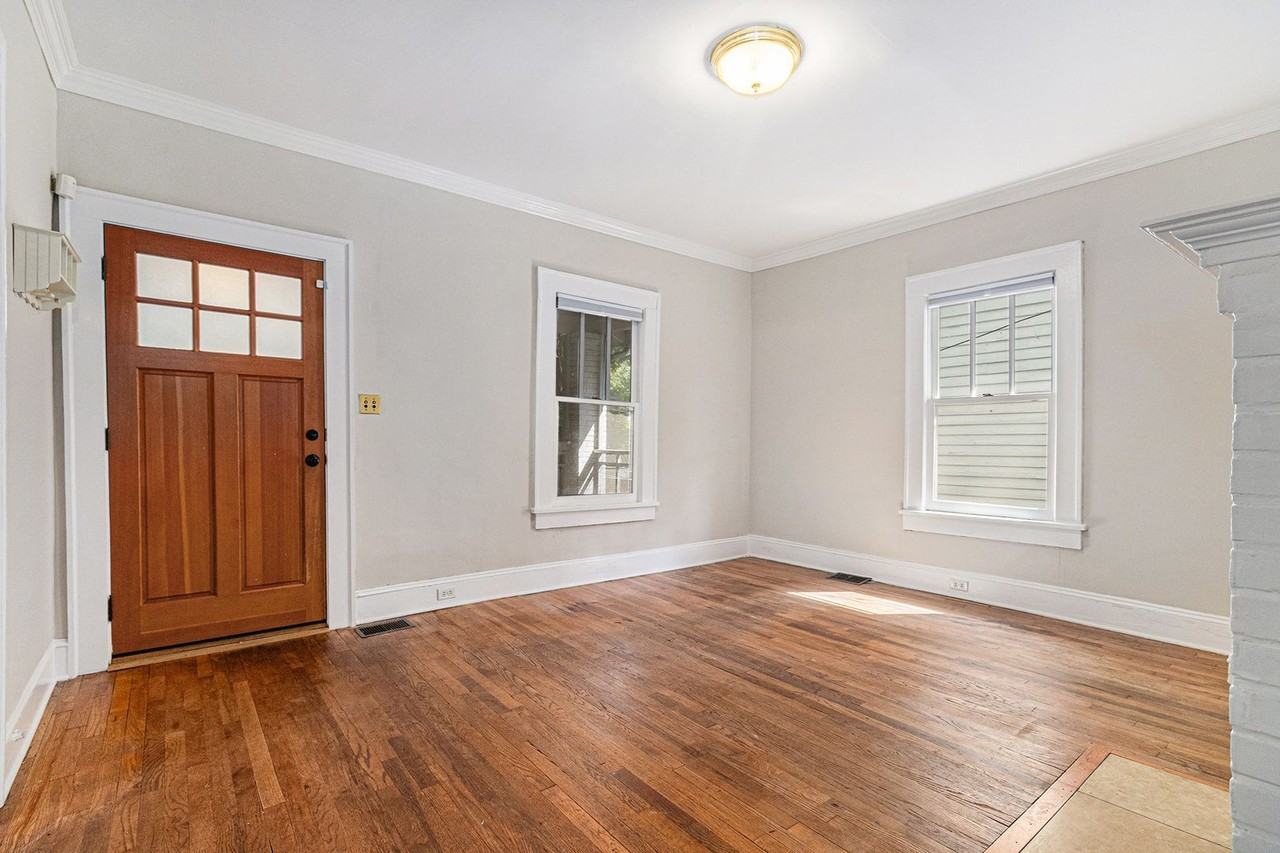 825 United Ave Se - Photo 3 of 16