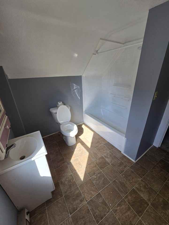 14 Grove Ave #NA - Photo 2 of 9