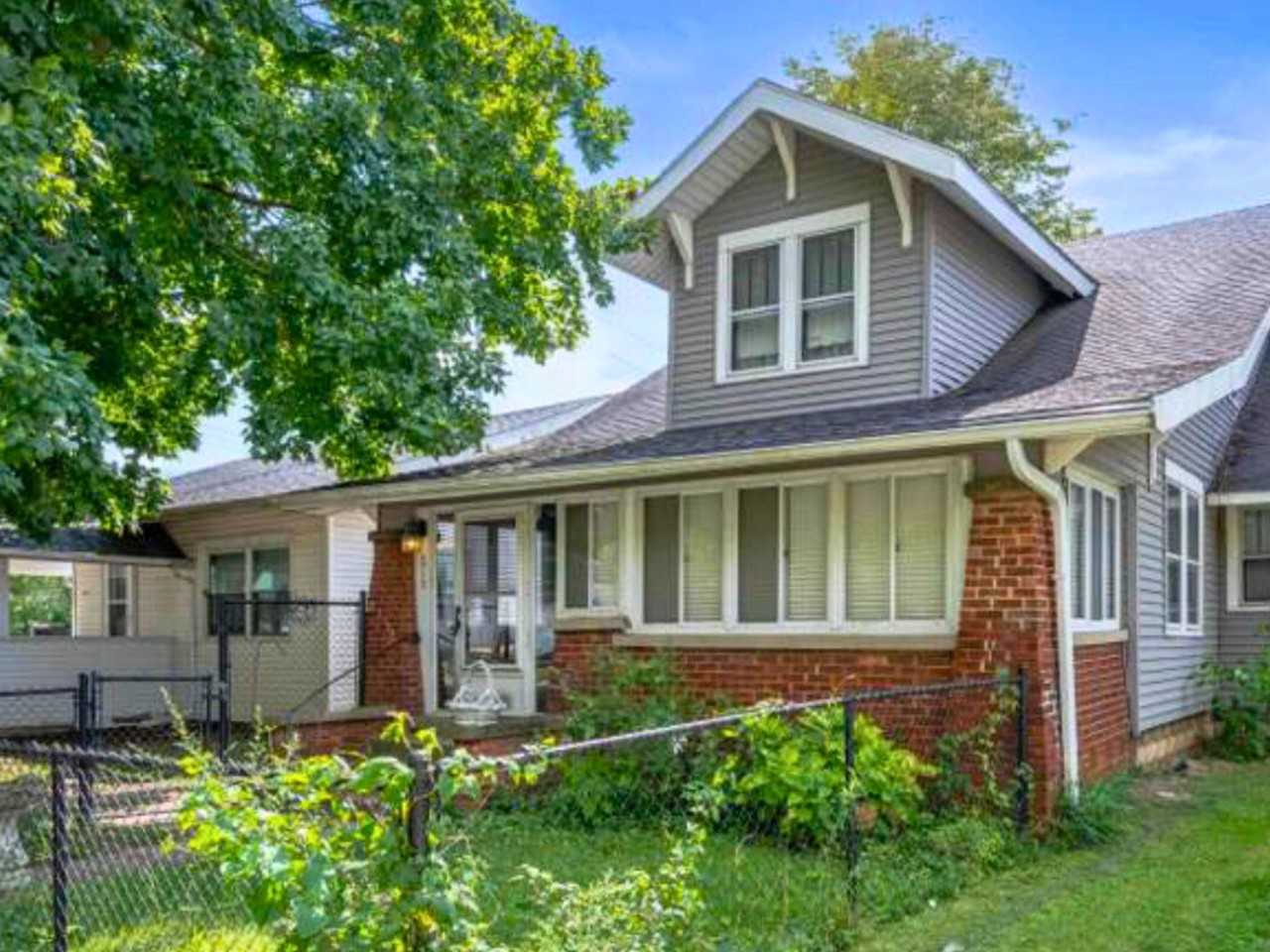 2715 S Walnut St #NA - Photo 2 of 11