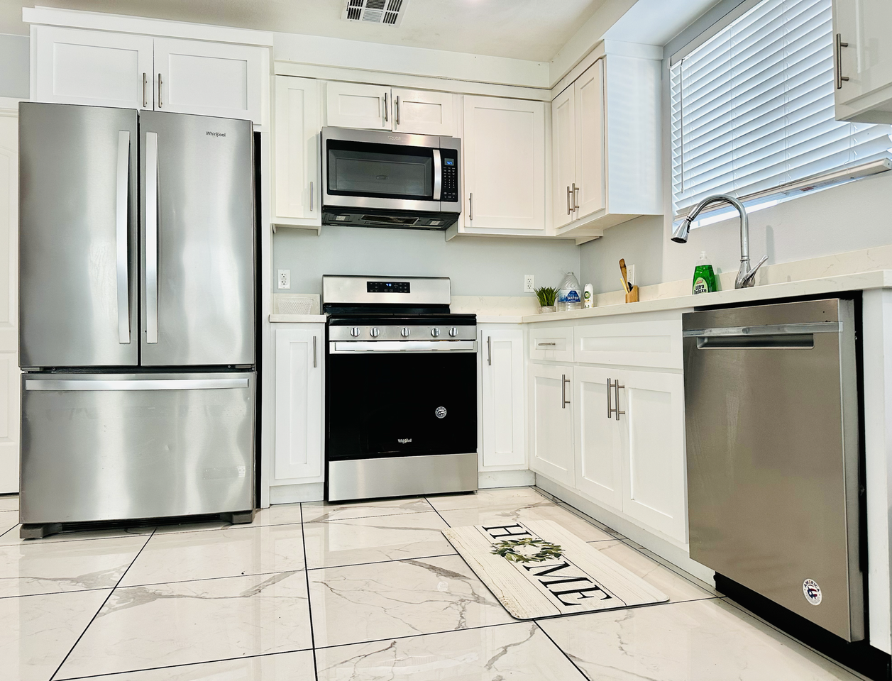 232 E 27th St #1 - Photo 7 of 8