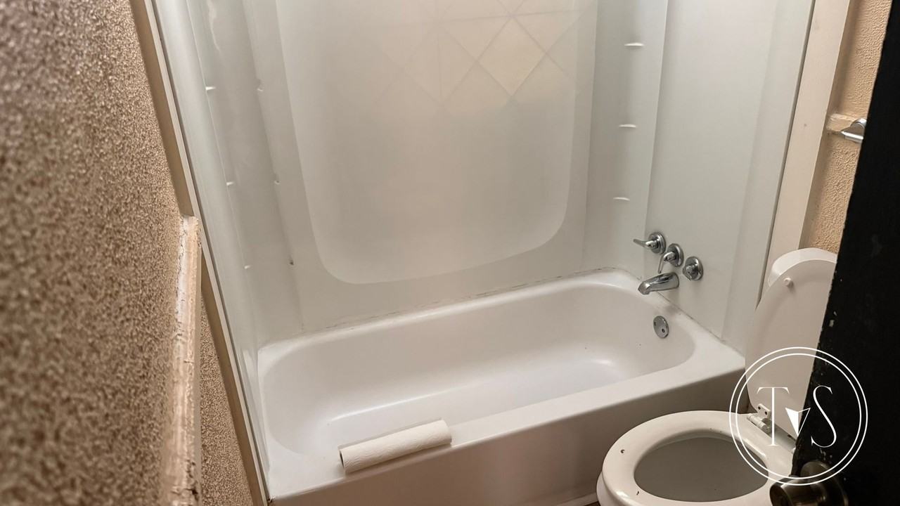 1129 Darwin St - Photo 7 of 13