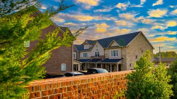 featured image of 300 Peyton Pl #302