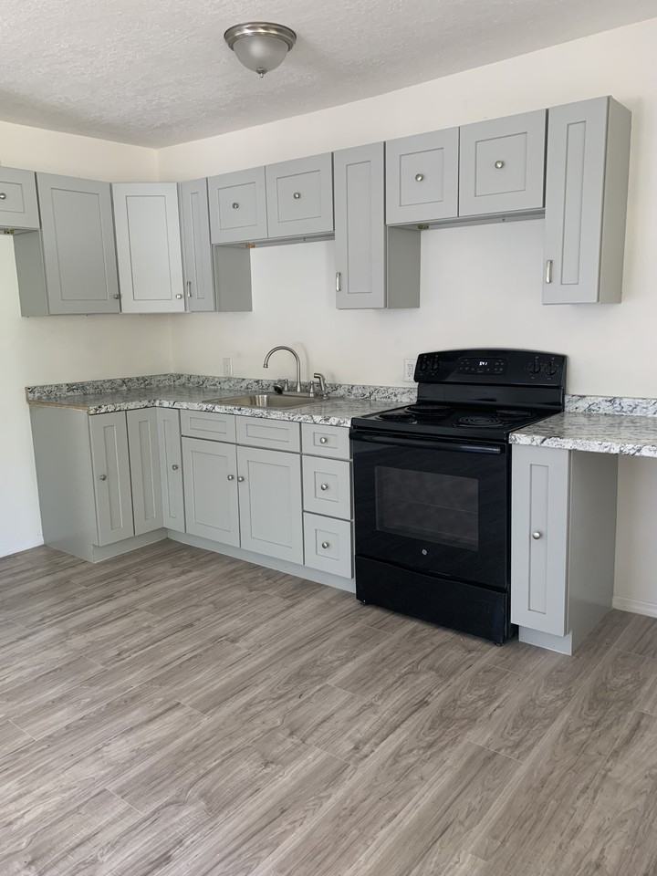 550 S Segrave St #550 - Photo 4 of 10