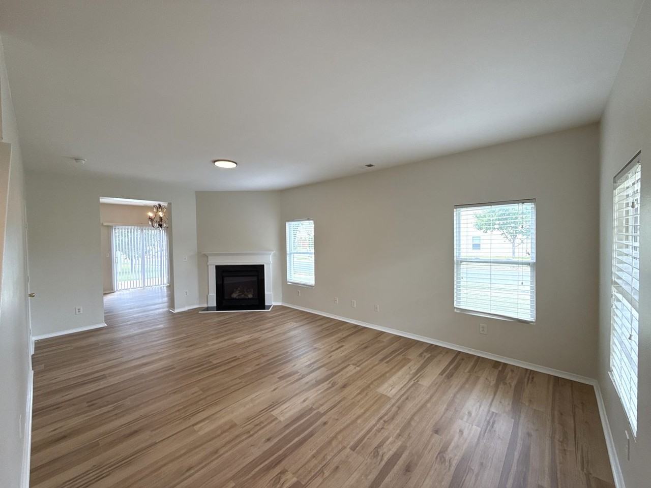 9402 Darwick St - Photo 2 of 20