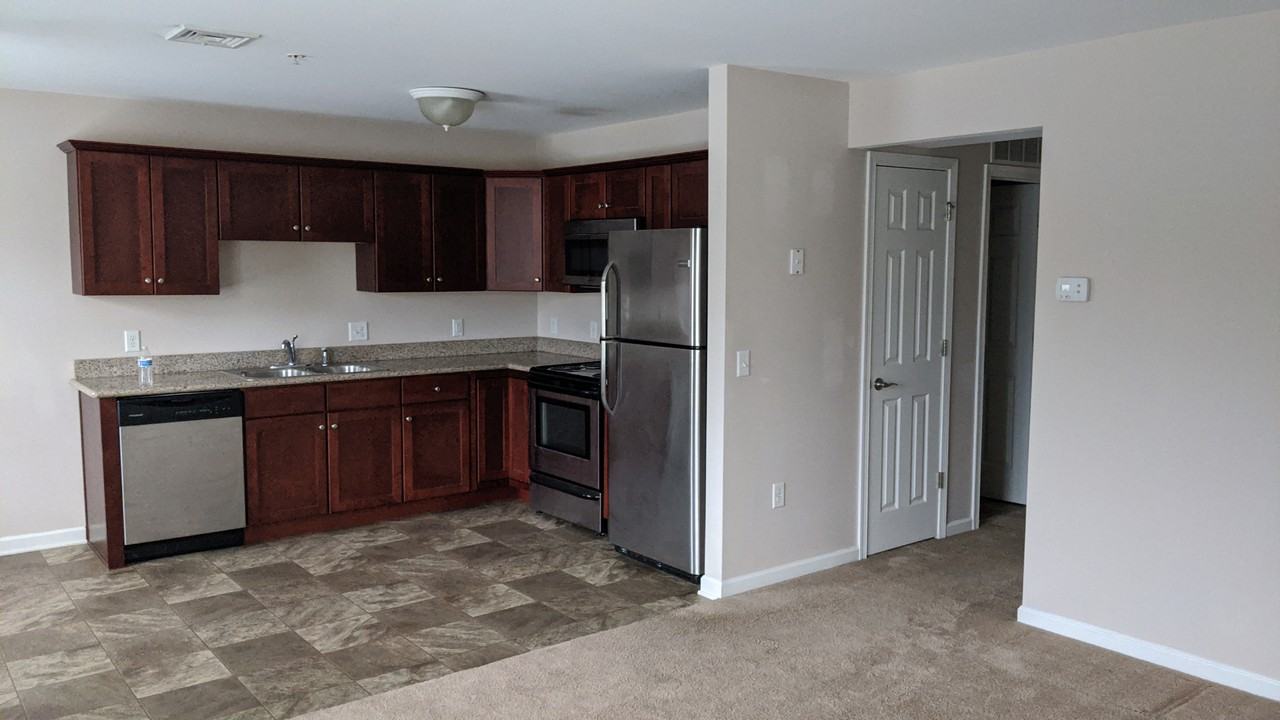 227 E High St - Photo 2 of 9