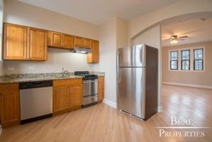 featured image of 894 Green Bay Rd