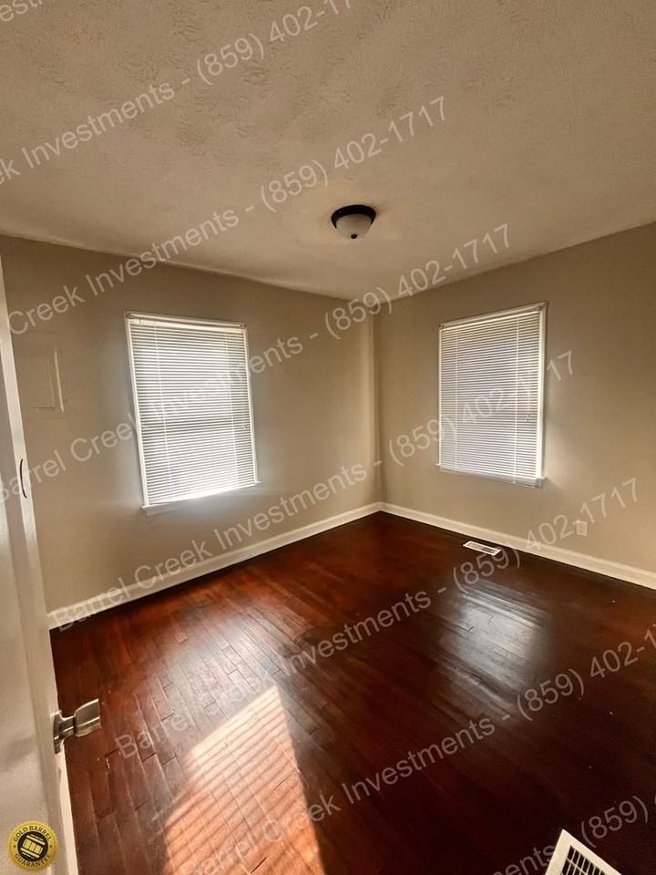 560 Bellows Mill Rd - Photo 5 of 13