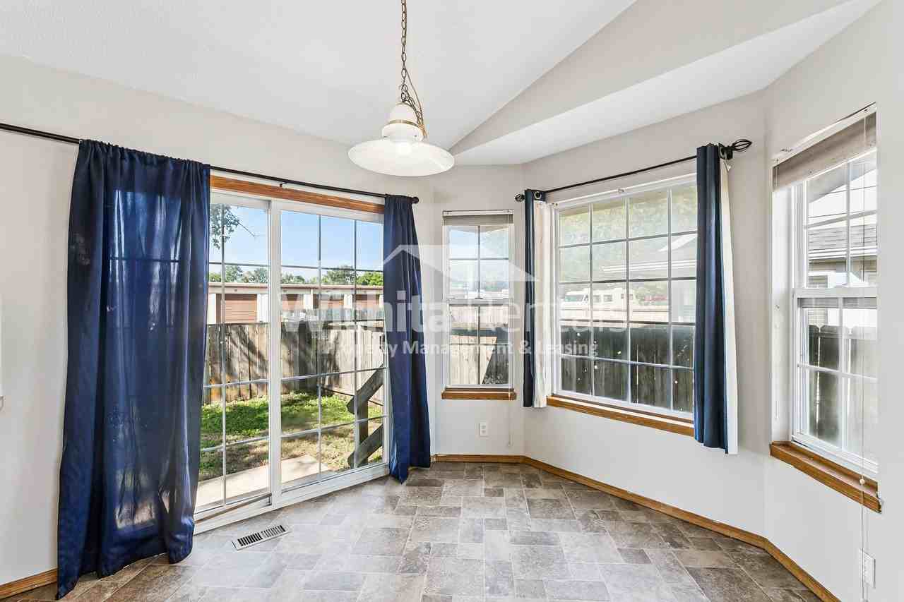 5 N Hopper Dr - Photo 3 of 16