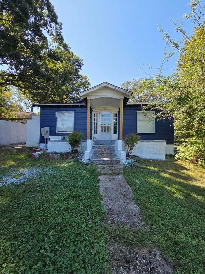 101 Kingwood Drive - Photo 2 of 13