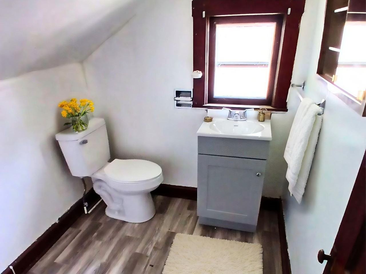 2715 S Walnut St - Photo 5 of 12