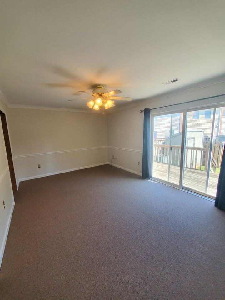 7623 Wankoma Dr - Photo 3 of 11