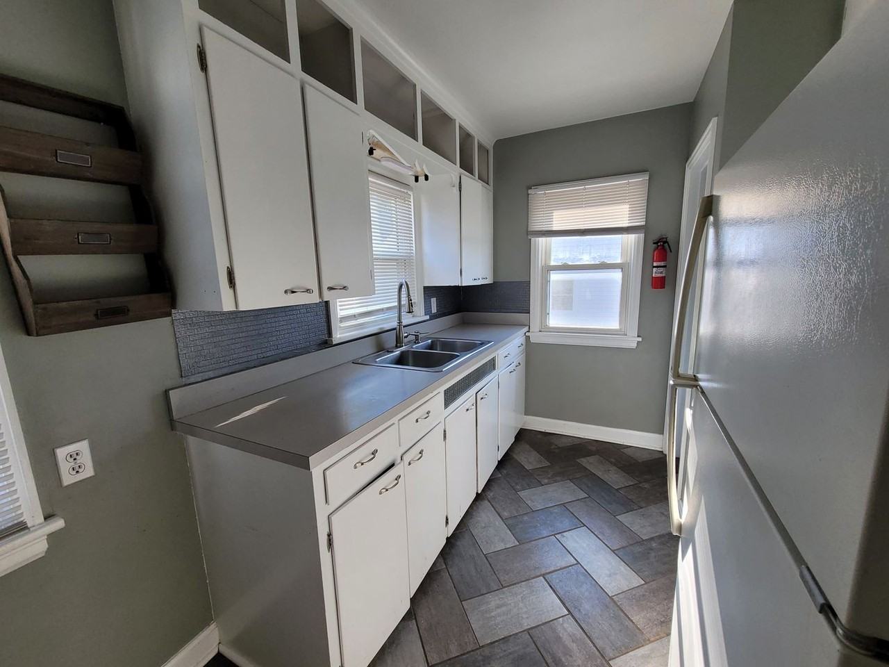 128 38th St Ne - Photo 3 of 21