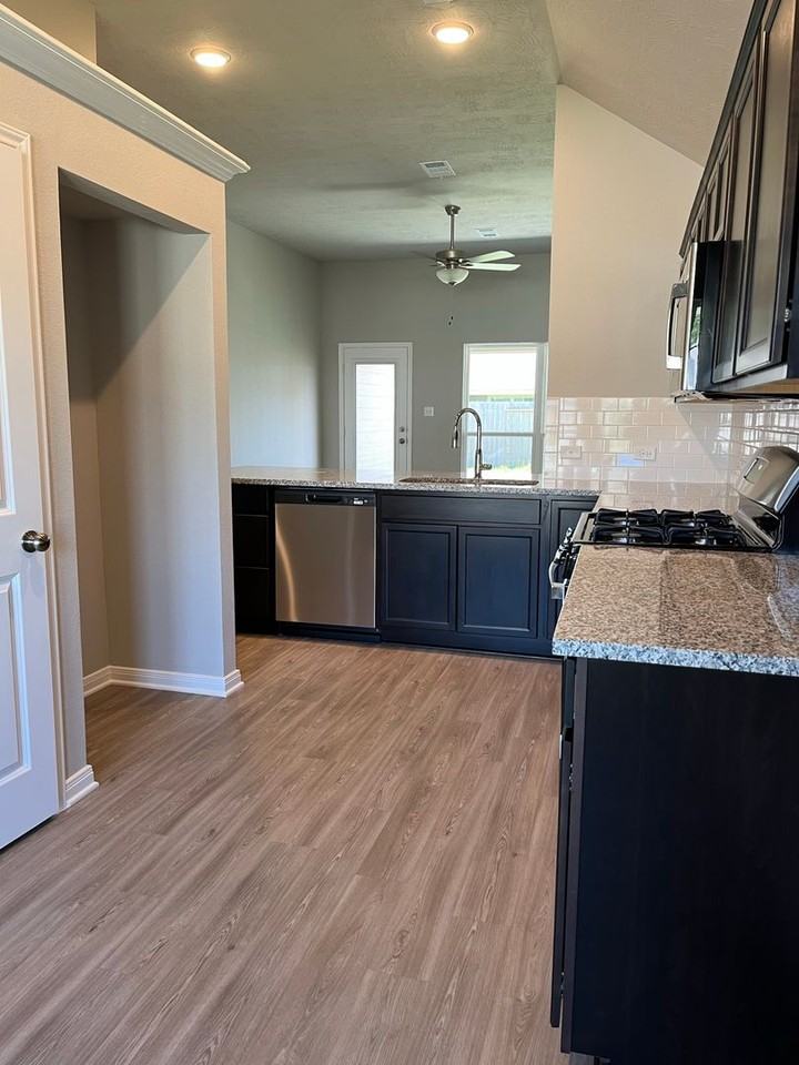 14375 N Summerchase Cir - Photo 3 of 42