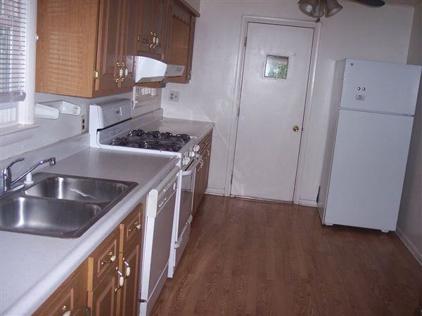 719 N West Ave - Photo 2 of 10