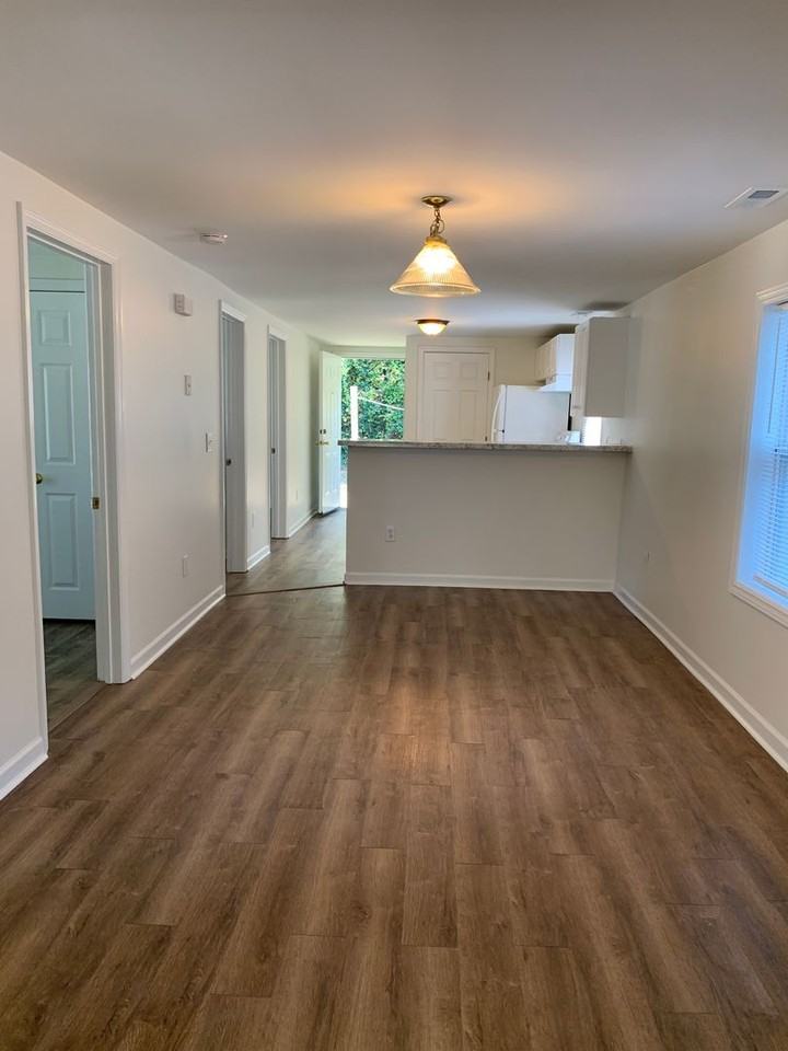 215 Hillsdale Drive - Photo 5 of 21