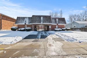 featured image of 695 Riverview Dr