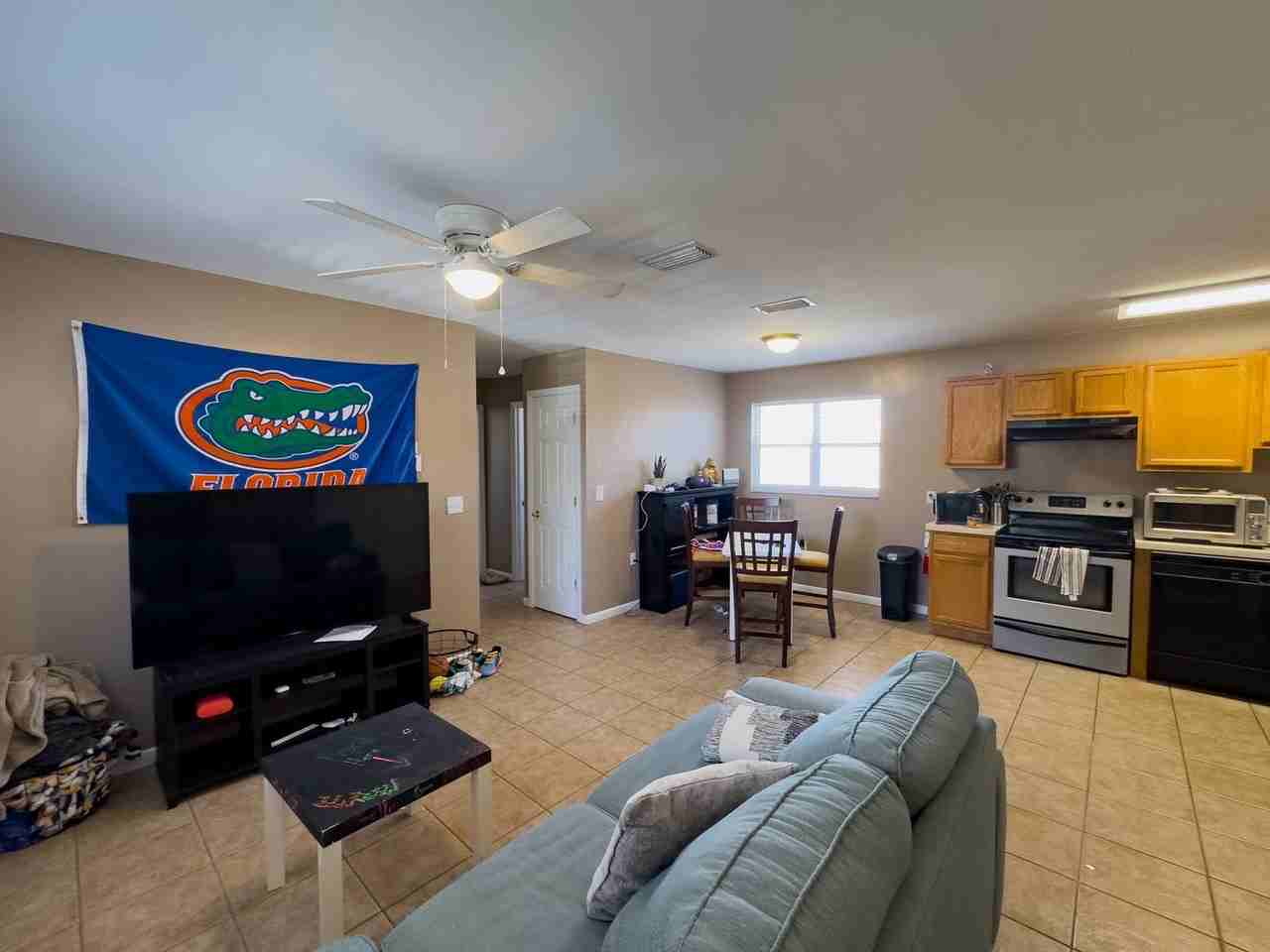 1014 Sw 1st Ave - Photo 2 of 18