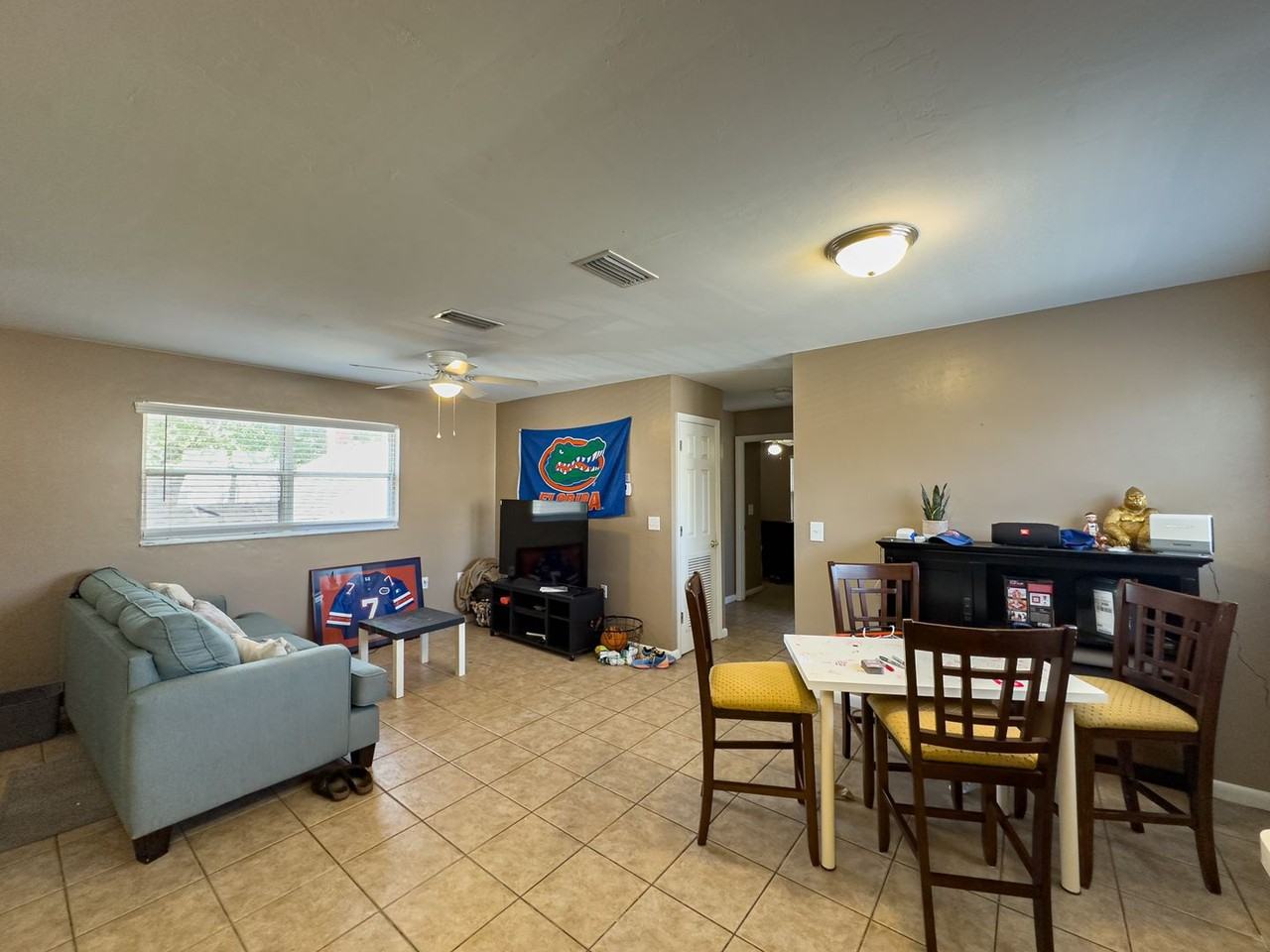 1014 Sw 1st Ave - Photo 3 of 18