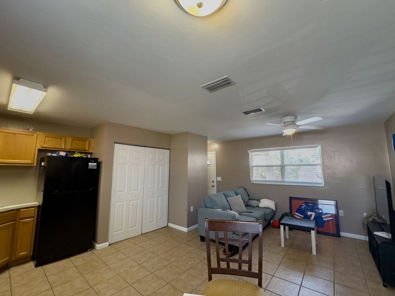 1014 Sw 1st Ave - Photo 4 of 18