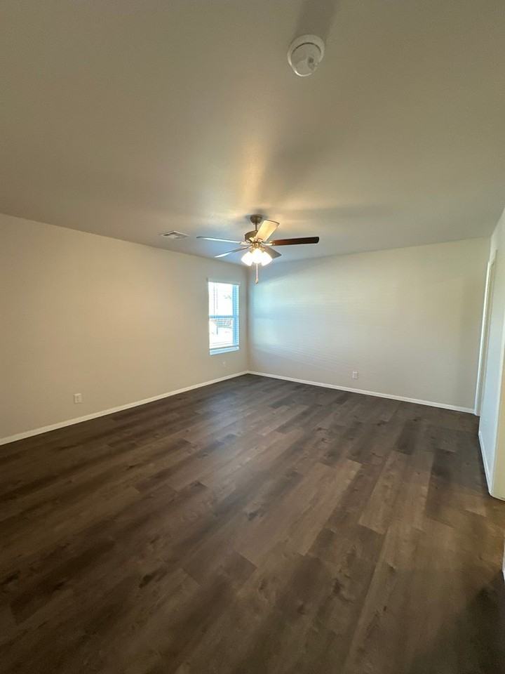 8213 E Oakland St - Photo 5 of 17