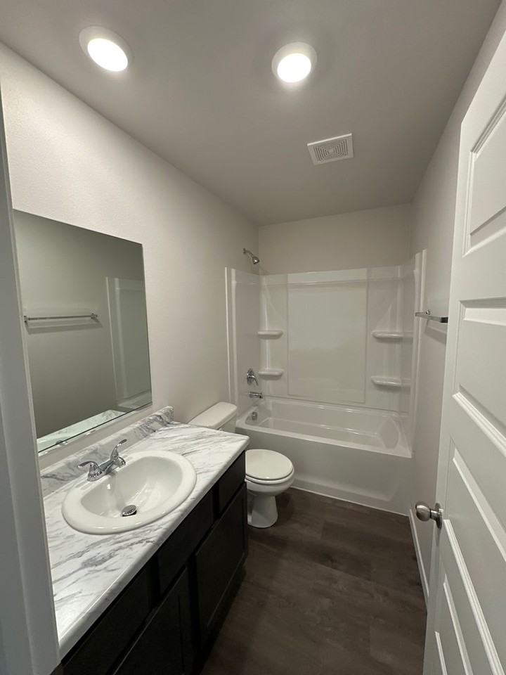 8213 E Oakland St - Photo 7 of 17