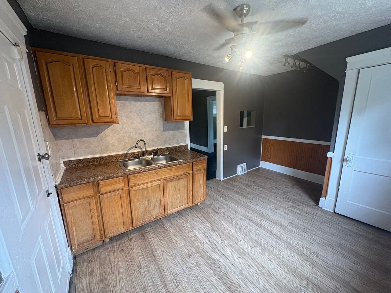 14813 Alder Ave - Photo 4 of 7