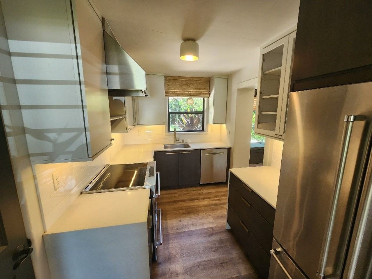 906 E 2nd Ave - Photo 7 of 32