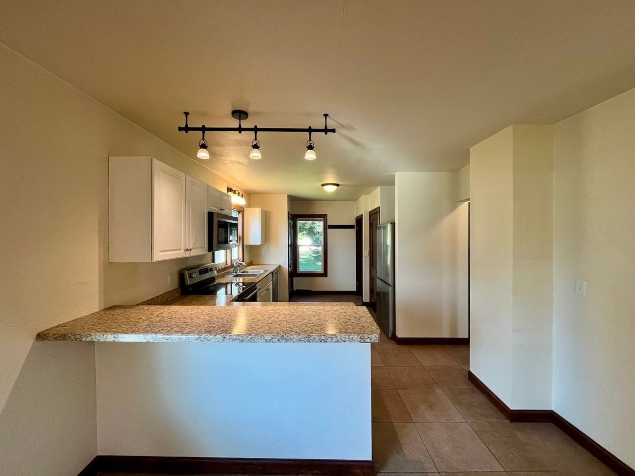 508 N Cherry Ave - Photo 4 of 28