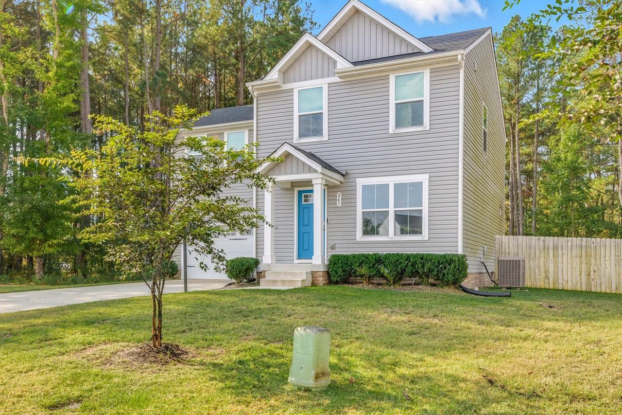 261 Chanticleer Dr - Photo 2 of 32