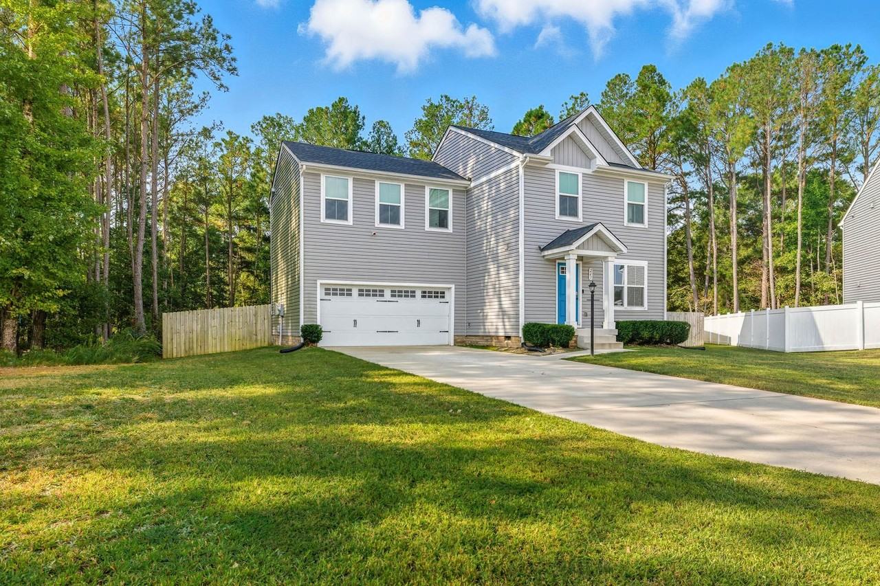 261 Chanticleer Dr - Photo 3 of 32