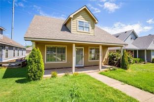 3906 Sw Gibson Ave - Photo 1 of 1