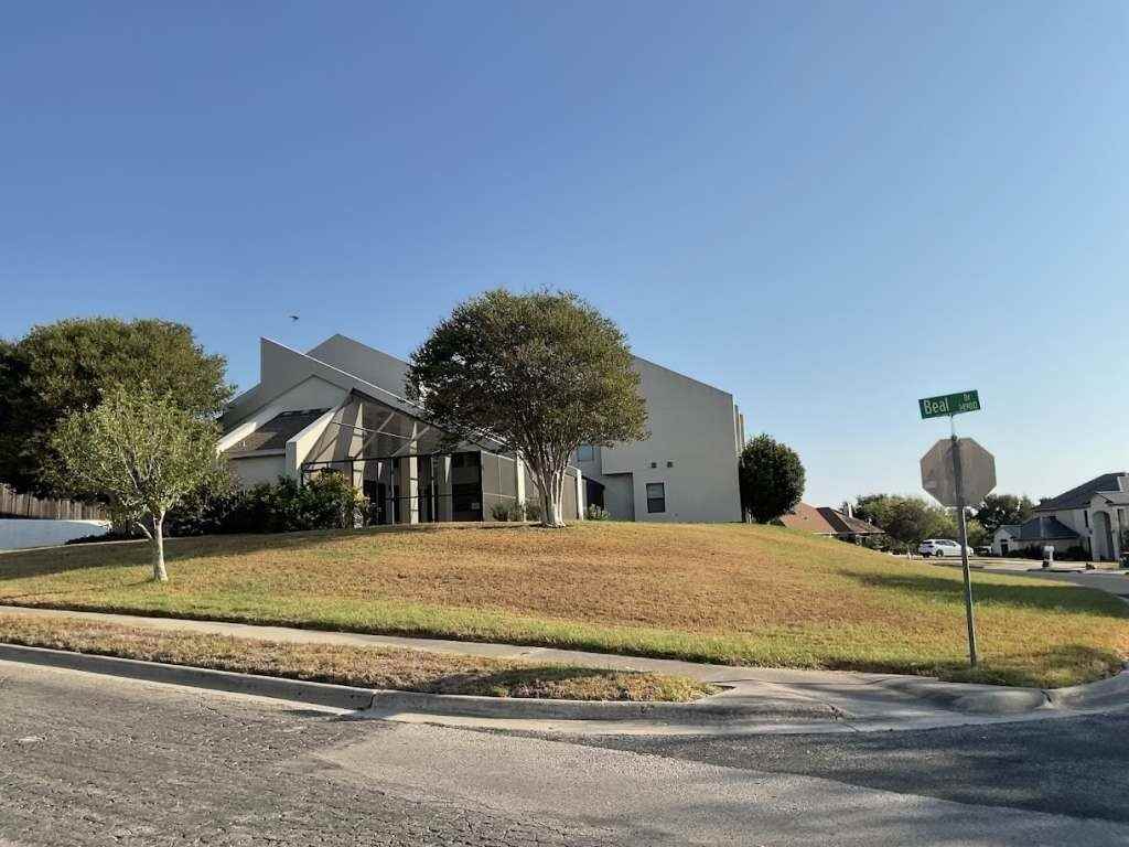 14722 Beal Dr - Photo 2 of 10